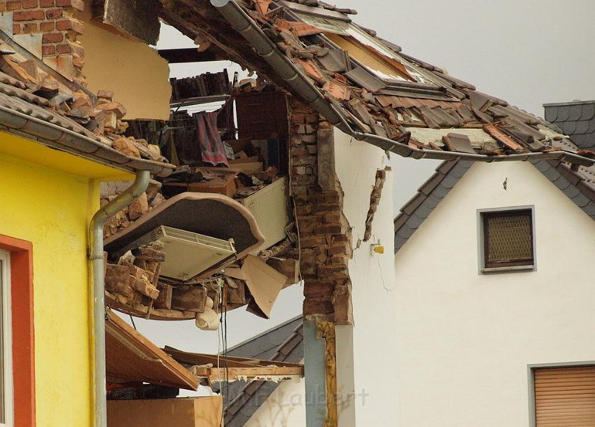 Hausexplosion Bruehl bei Koeln Pingsdorferstr P481.JPG